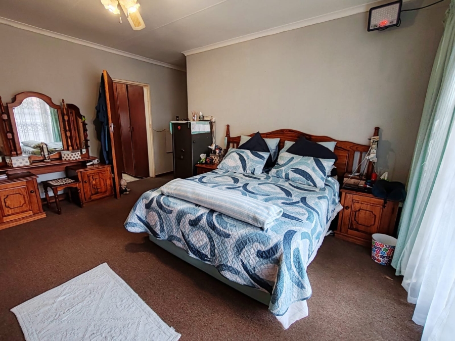 3 Bedroom Property for Sale in Kannoniers Park North West